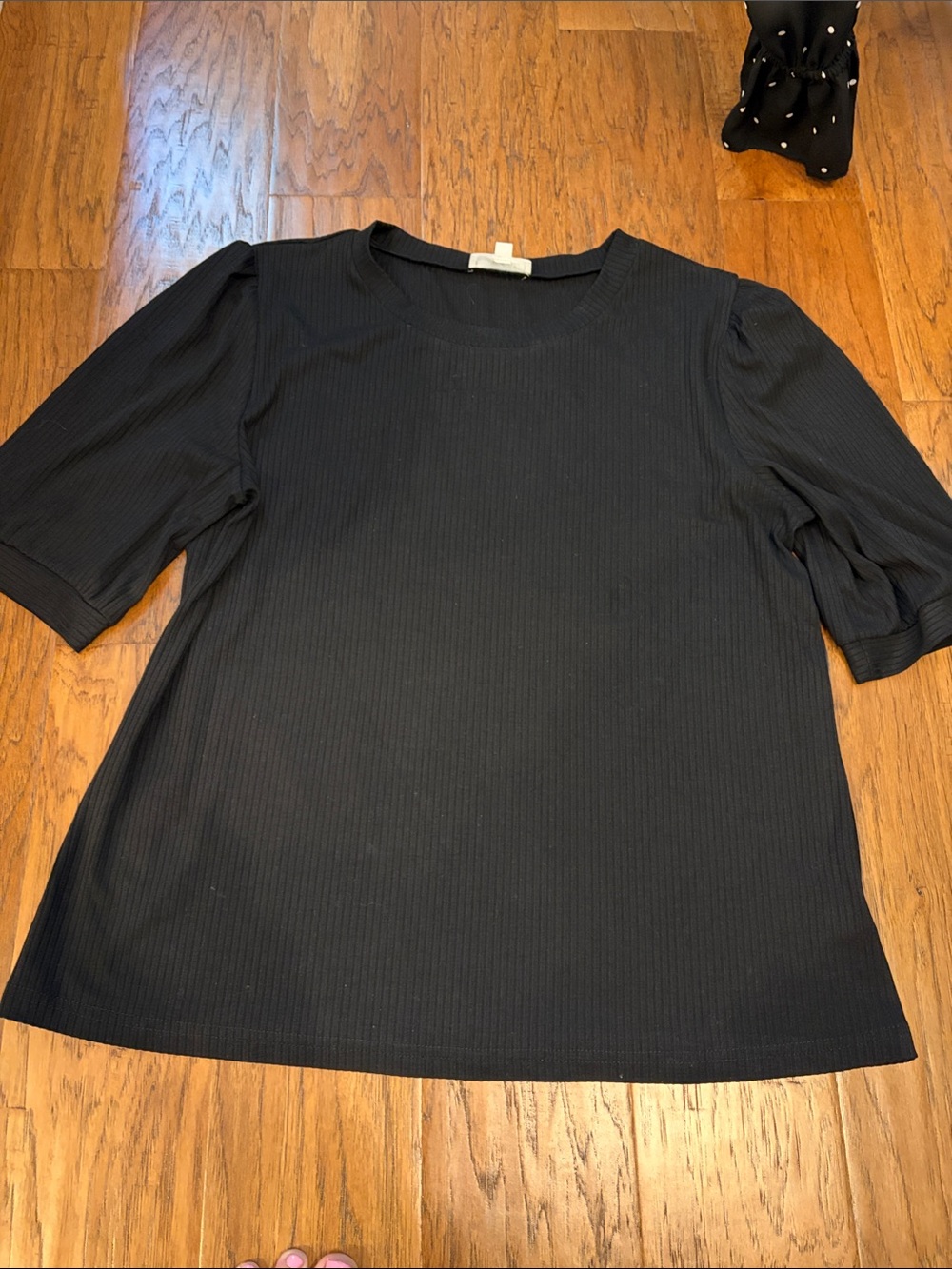 Lena and Lou Women’s Black  Ribbed Short-Sleeve Top XL